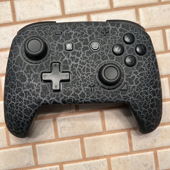 New Nintendo Switch Controller - Picture 2 of 4